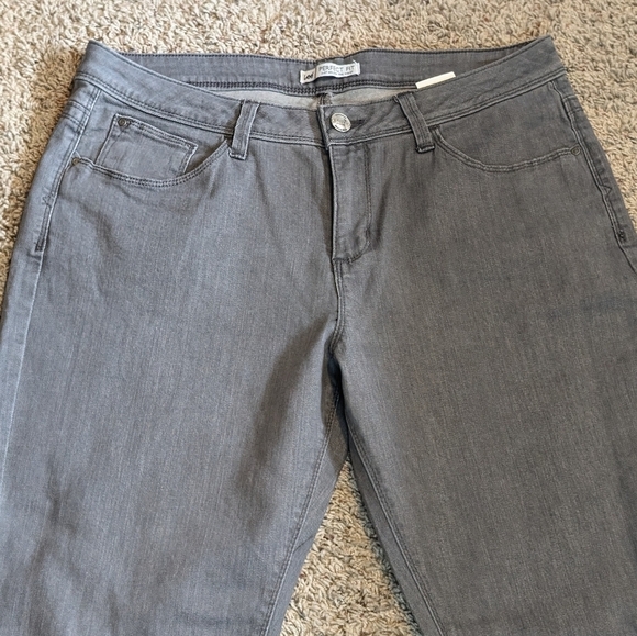 Lee Perfect Fit Bootcut Jeans - Picture 4 of 11